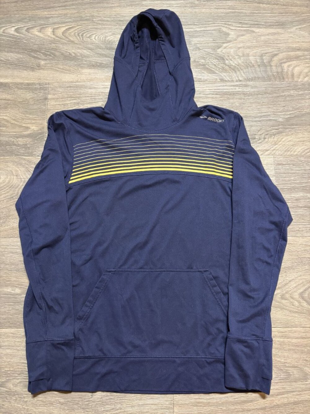 Brooks Navy Hoodie Yellow Striped Accent Small Moisture Wicking Pullover